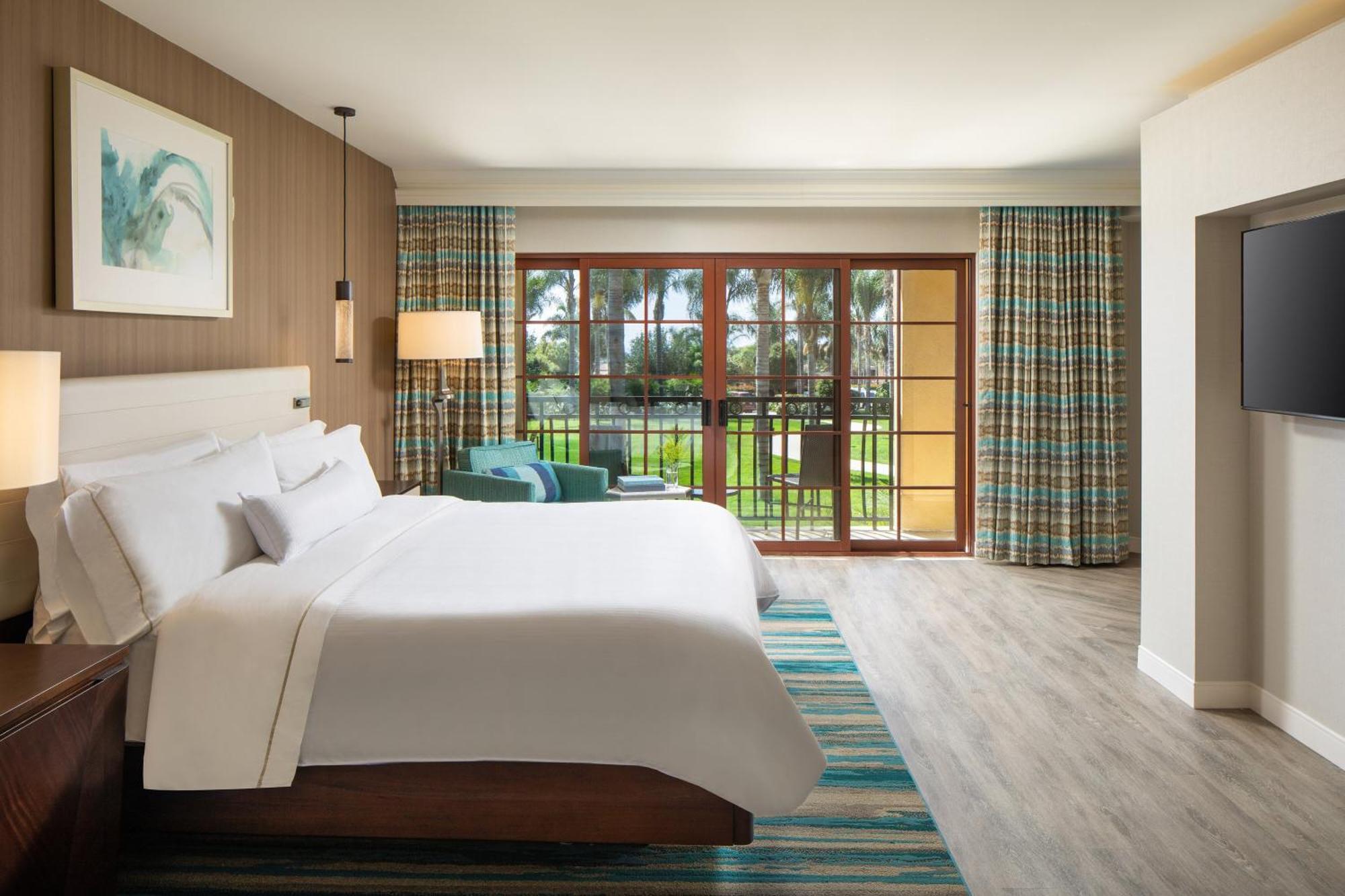 Deluxe Suite, 1 Bedroom Suite, Coastline view, Grand View